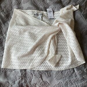 Hollister Women's Cream Skirt